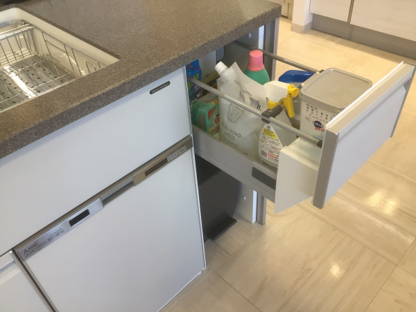 きれいグッズは分けて 収納すっきり！